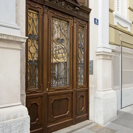 Belvedere White Flat Trieste Extérieur photo