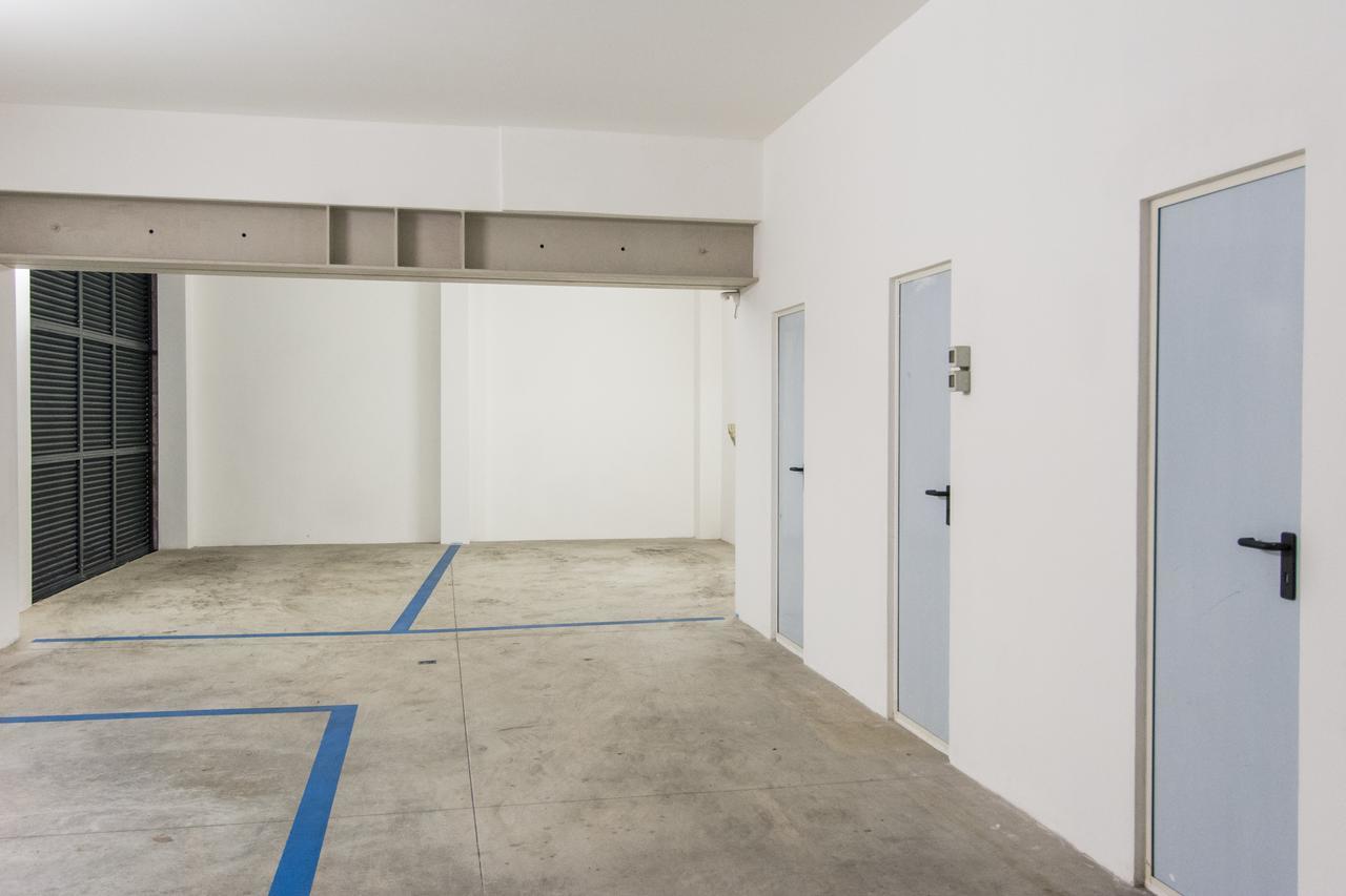 Belvedere White Flat Apartment *